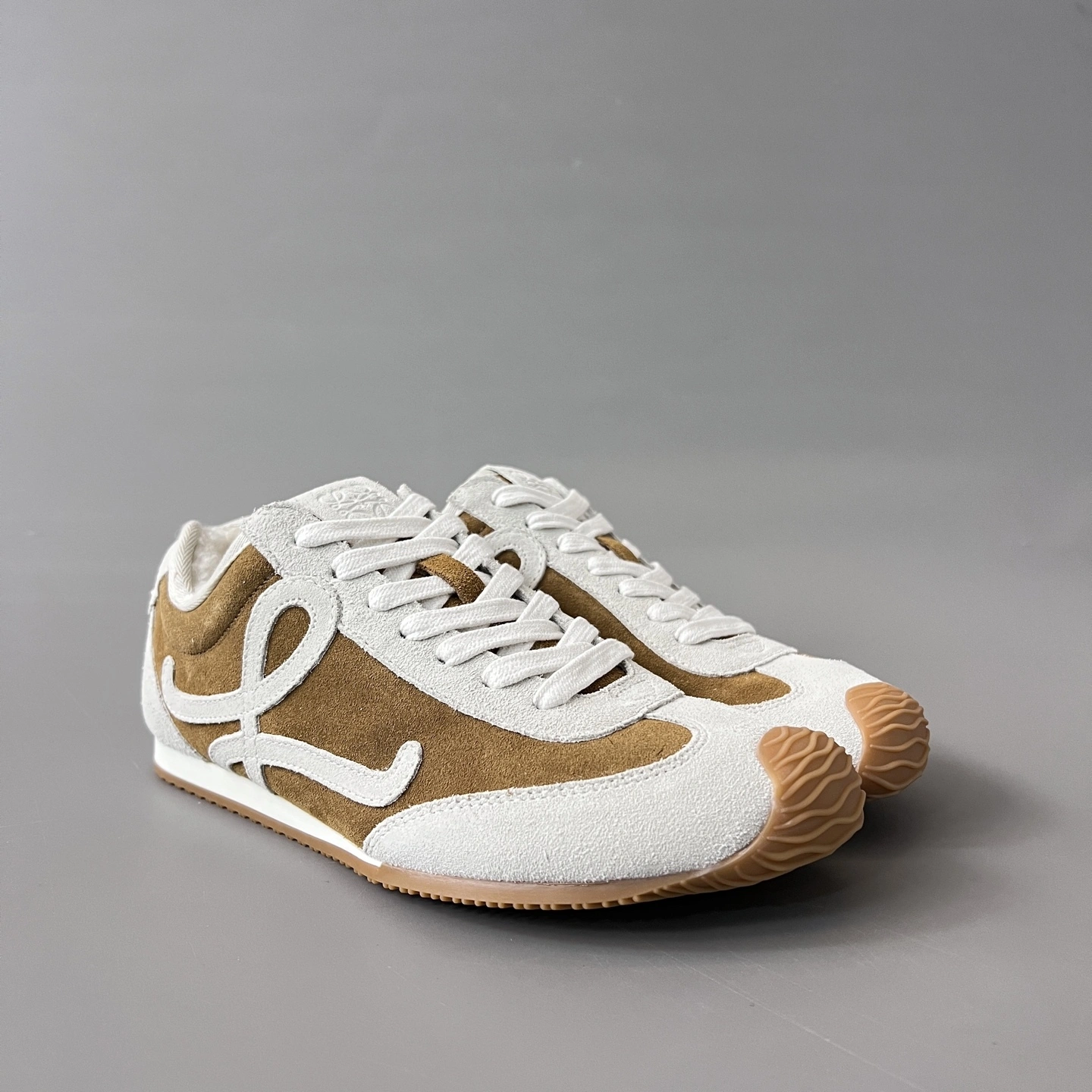 OOBB- 8o5w5 M816282XC0-2912 cowhide Ballet Runner 2.0 item:F-X300A2417B